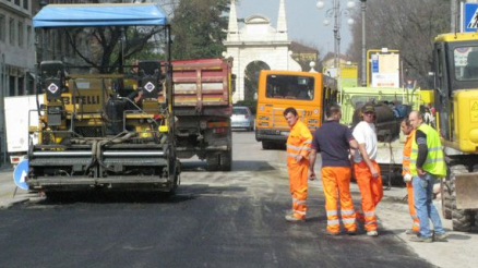 Monta la protesta in via Pozzillo