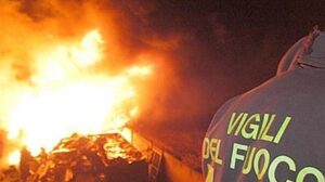 1344276196044.jpg--incendi_vigili2
