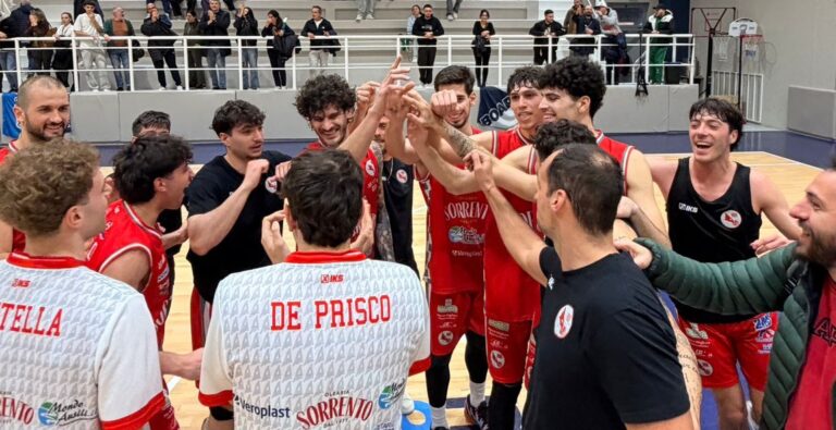 Angri Pallacanestro, blitz che vale l’accesso ai playoff Angri Pallacanestro, blitz che vale l'accesso ai playoff