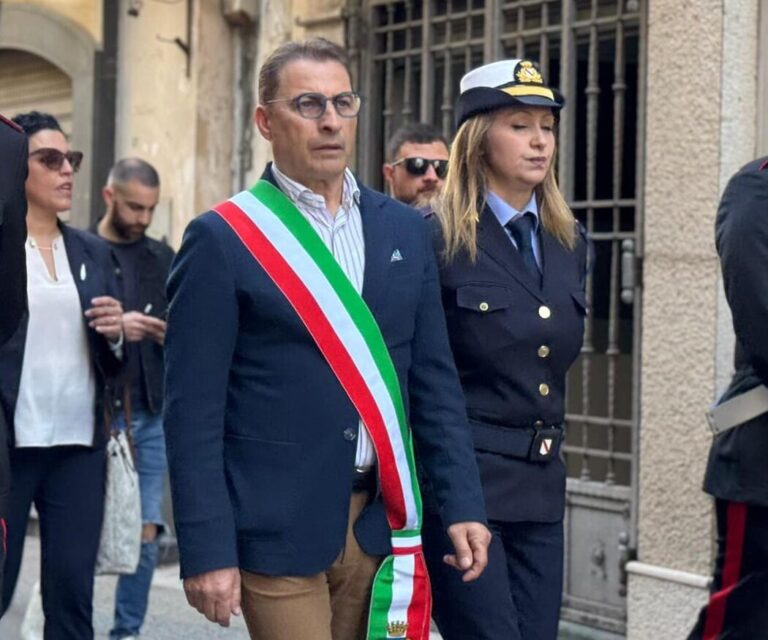 “Visione e concretezza”: Sorrentino al fianco di Maddalena Pepe