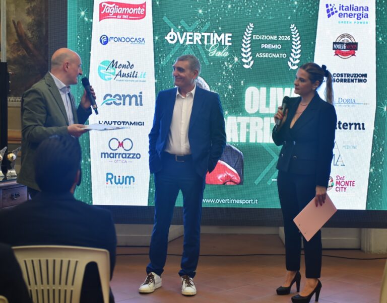 Nella foto il campione Patrizio Oliva