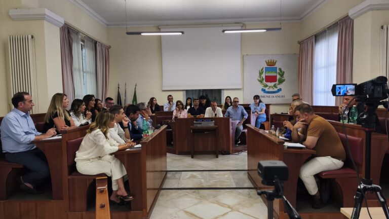 Consiglio comunale, via libera ai principali strumenti finanziari: si accende il confronto in aula